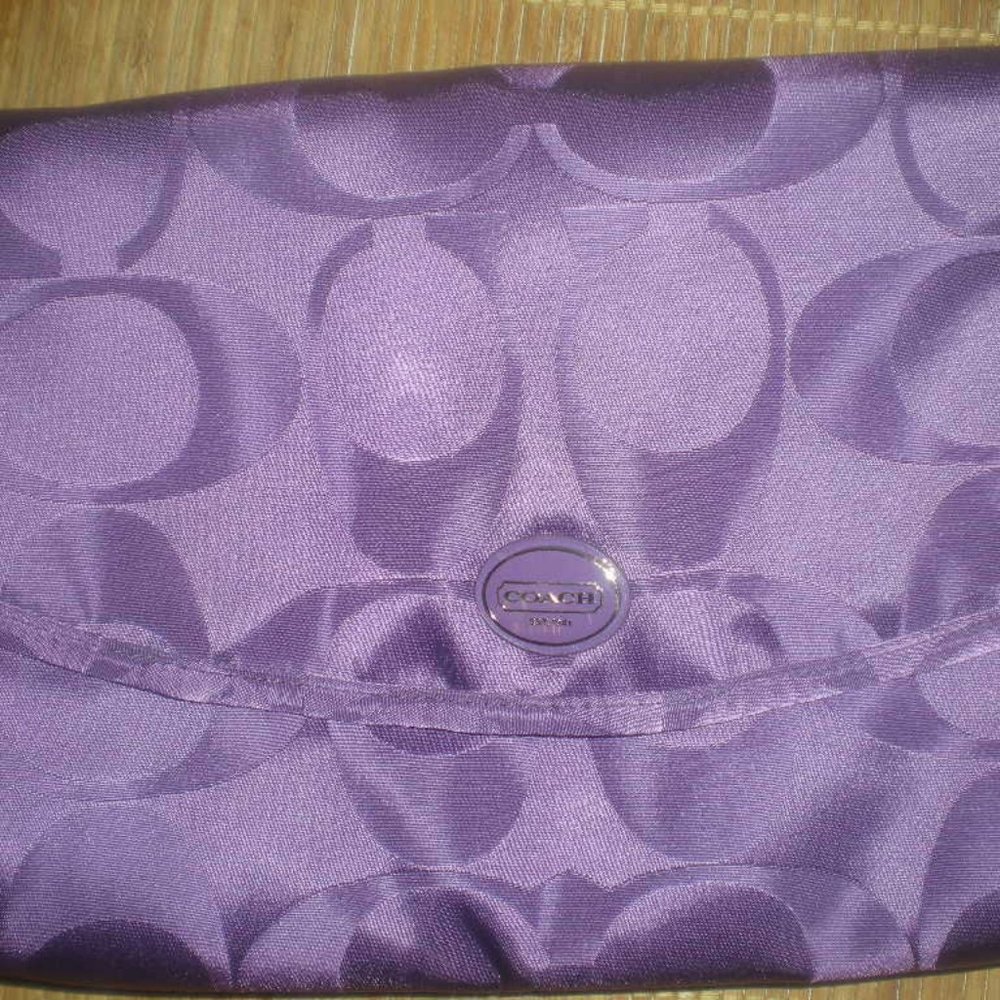 COACH Brand  TOILETRY   Purple  NWOT   Bathroom  s - Picture 2 of 7